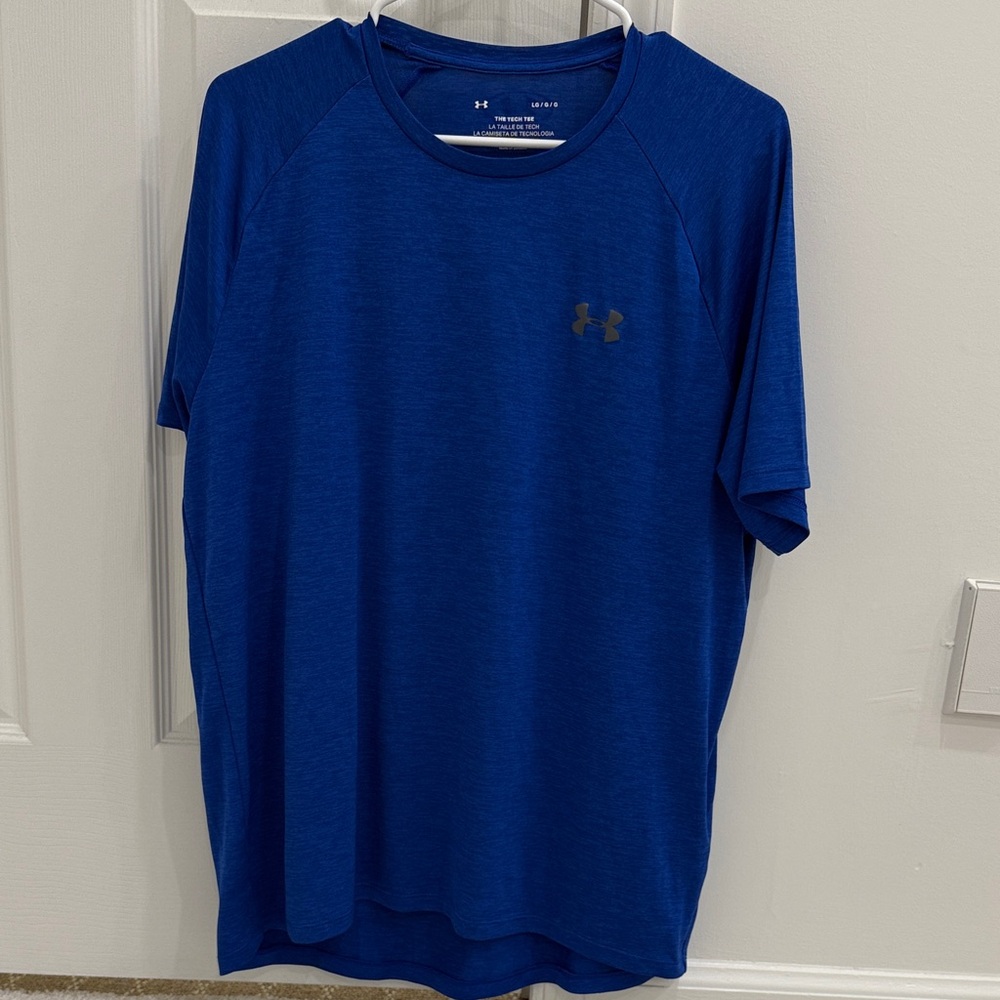 Under Armour Men's Short Sleeve Tee in Vibrant Blue. Size large